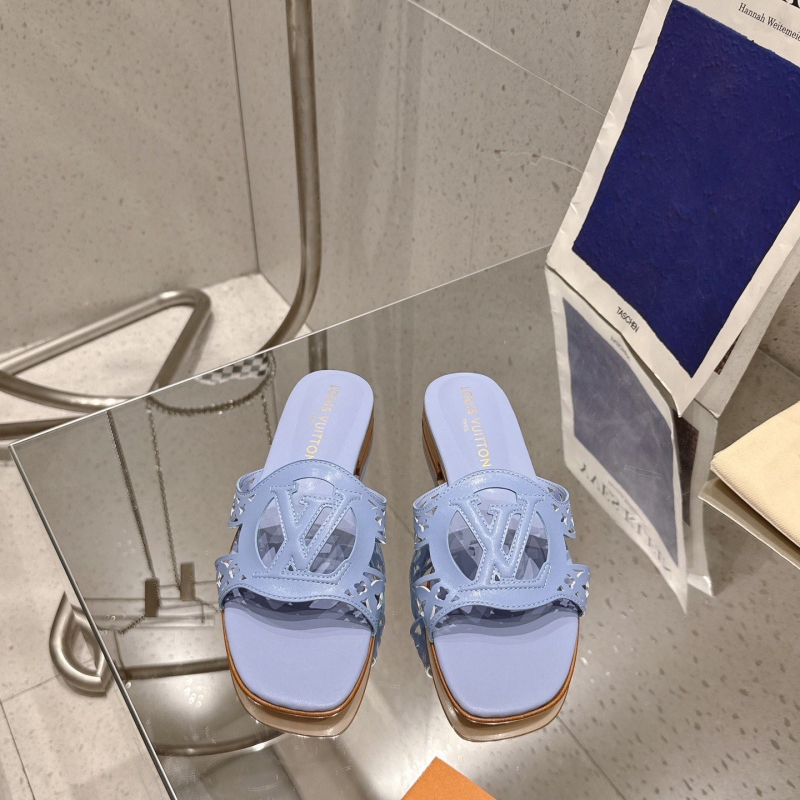 l0vis Vvtt0n slippers